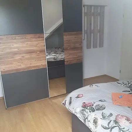 Ueber Den Daechern Von *